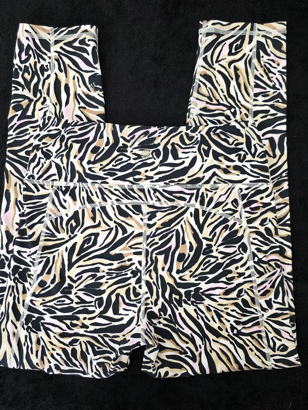 Lilly Pulitzer Luxletic Leggings In Animal Print - Picture 3 of 7
